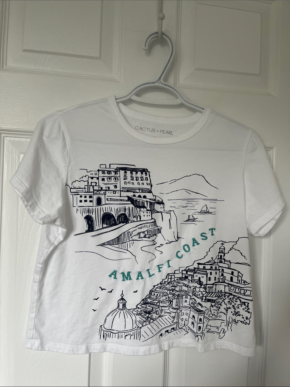 White "Amalfi Coast" Graphic women’s T-shirt NEW never worn